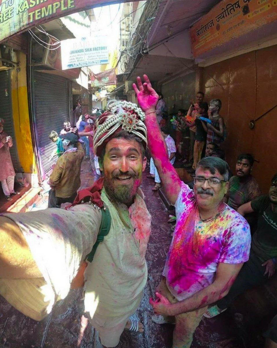 4 senede otostop ile 40 ülke gezdi