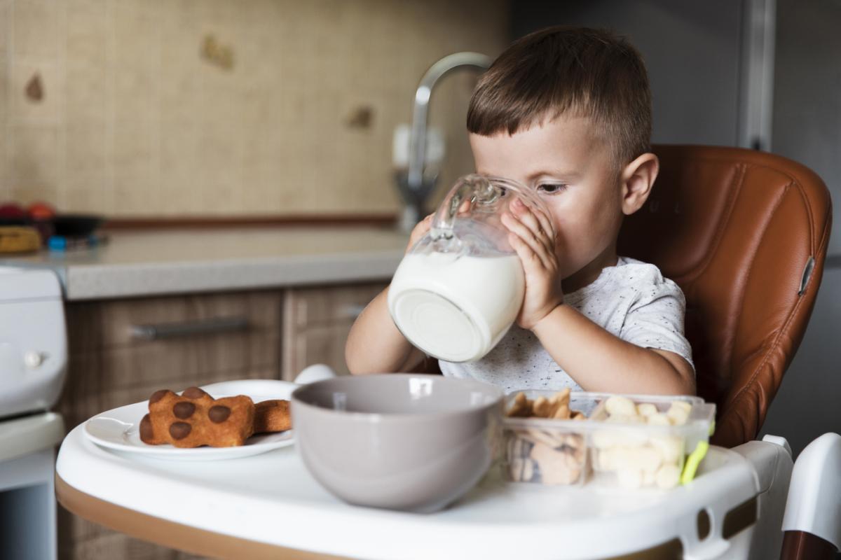 Bebekler inek sütünü ne zaman içebilir?
