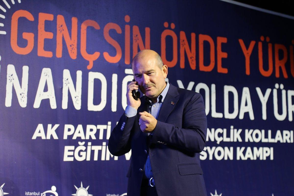 Edirne'de gençler 'Reis'i ara' sloganı atınca, Süleyman Soylu telefon açtı