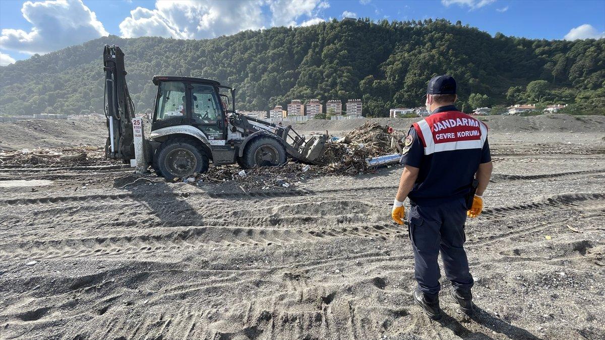 Kastamonu'da sel felaketinin yaraları, jandarmanın desteğiyle sarıldı