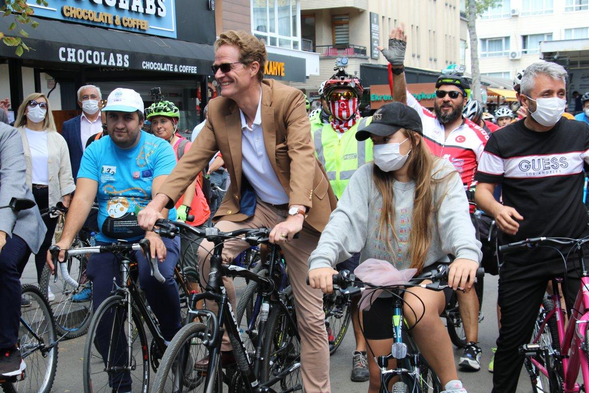 AB Delegasyonu Başkanı Meyer-Landrut, Ankaralılarla birlikte pedal çevirdi