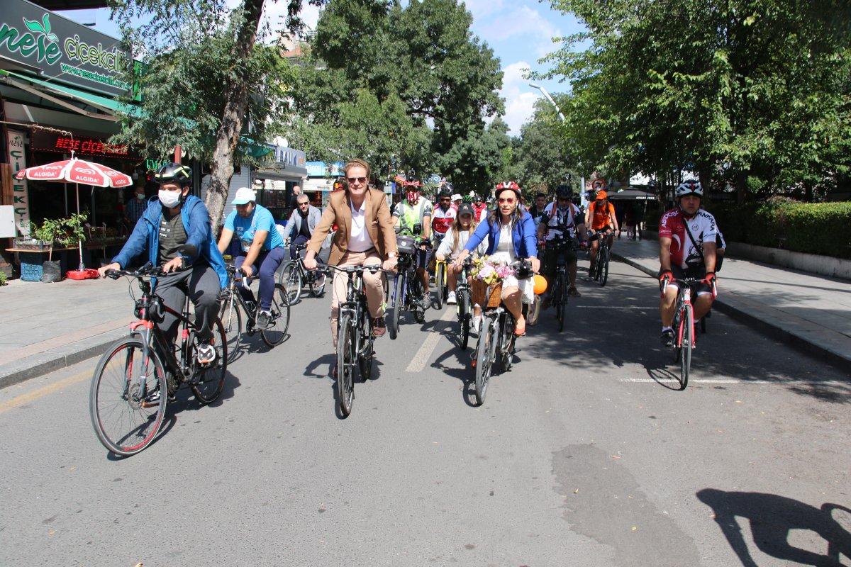 AB Delegasyonu Başkanı Meyer-Landrut, Ankaralılarla birlikte pedal çevirdi