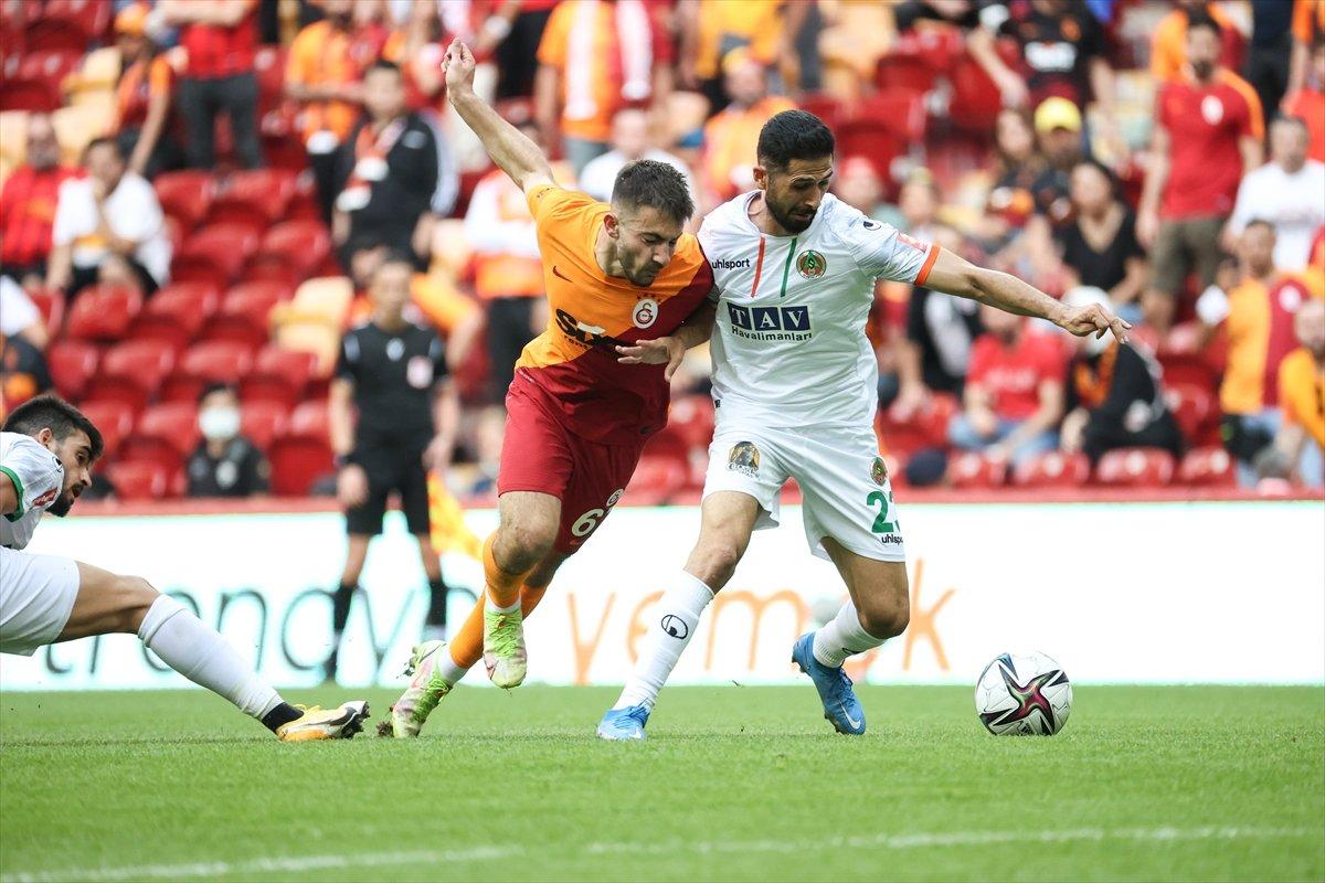 Galatasaray, Alanyaspor'a mağlup oldu.