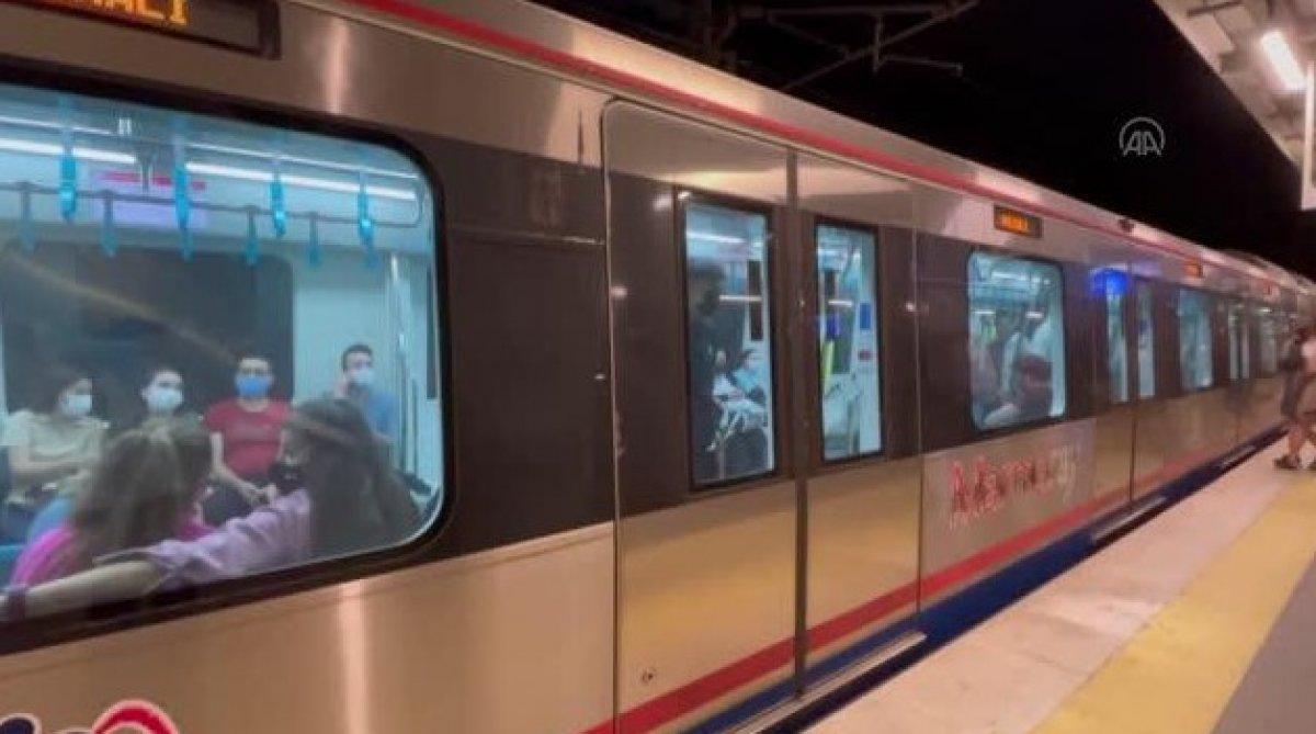 Marmaray'ın makinisti, taşkınlık yapan yolcuları uyardı