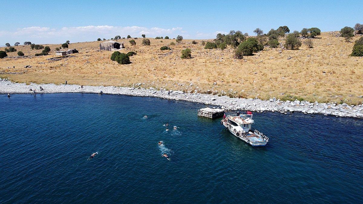 Van Gölü'ndeki festival ortaya güzel görüntüler çıkardı