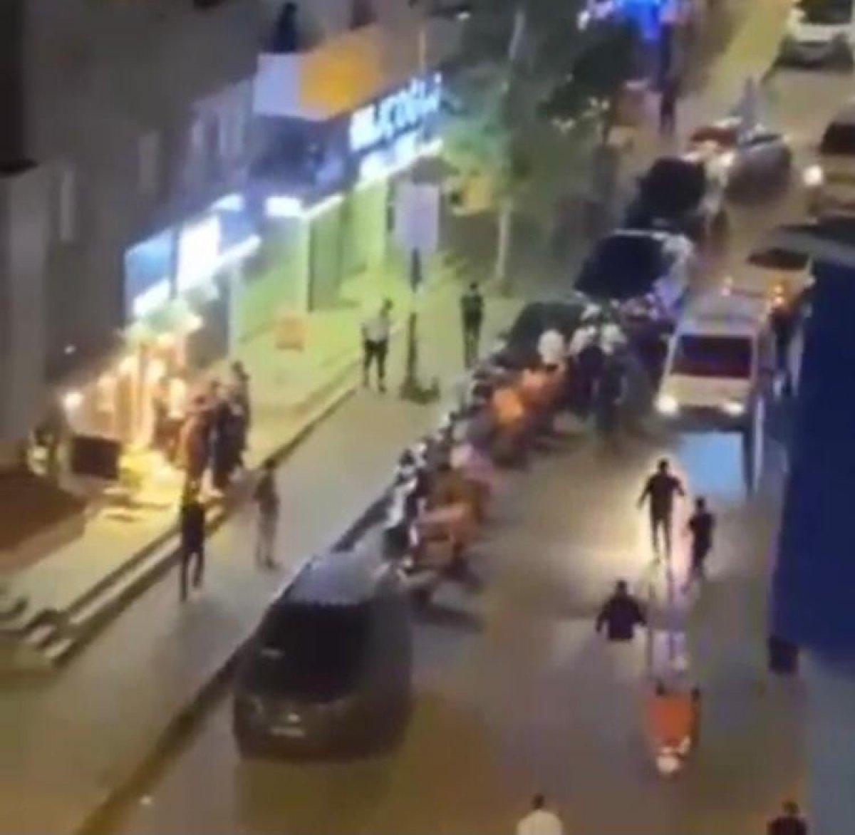 Pendik’te bıçaklı sandalyeli kavga: 6 yaralı