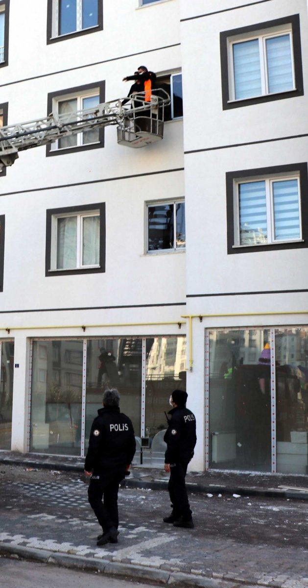 Kayseri’de eşini eve kilitleyip altınını alan kocaya, 11 yıl hapis