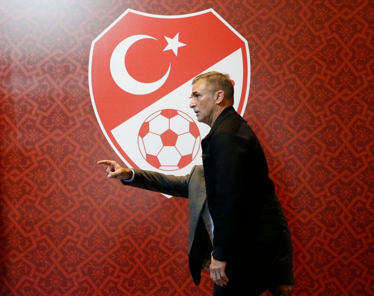 Stefan Kuntz'a imza töreni düzenlendi