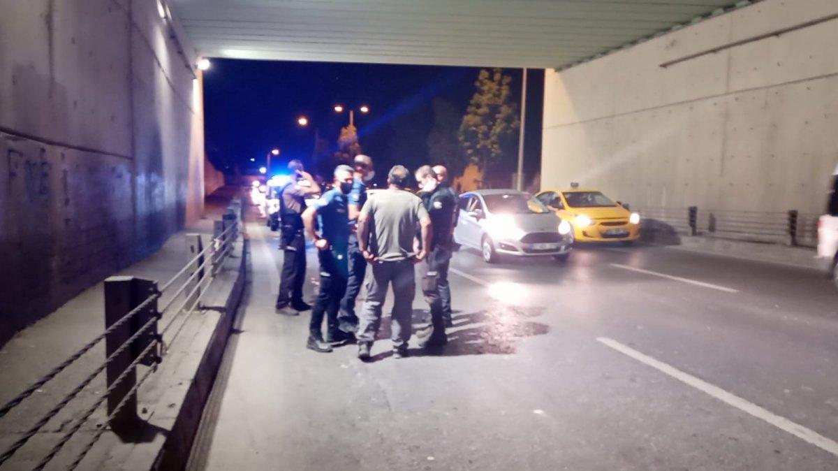 Pendik’te yol verme kavgasına tekmeler yumruklar konuştu