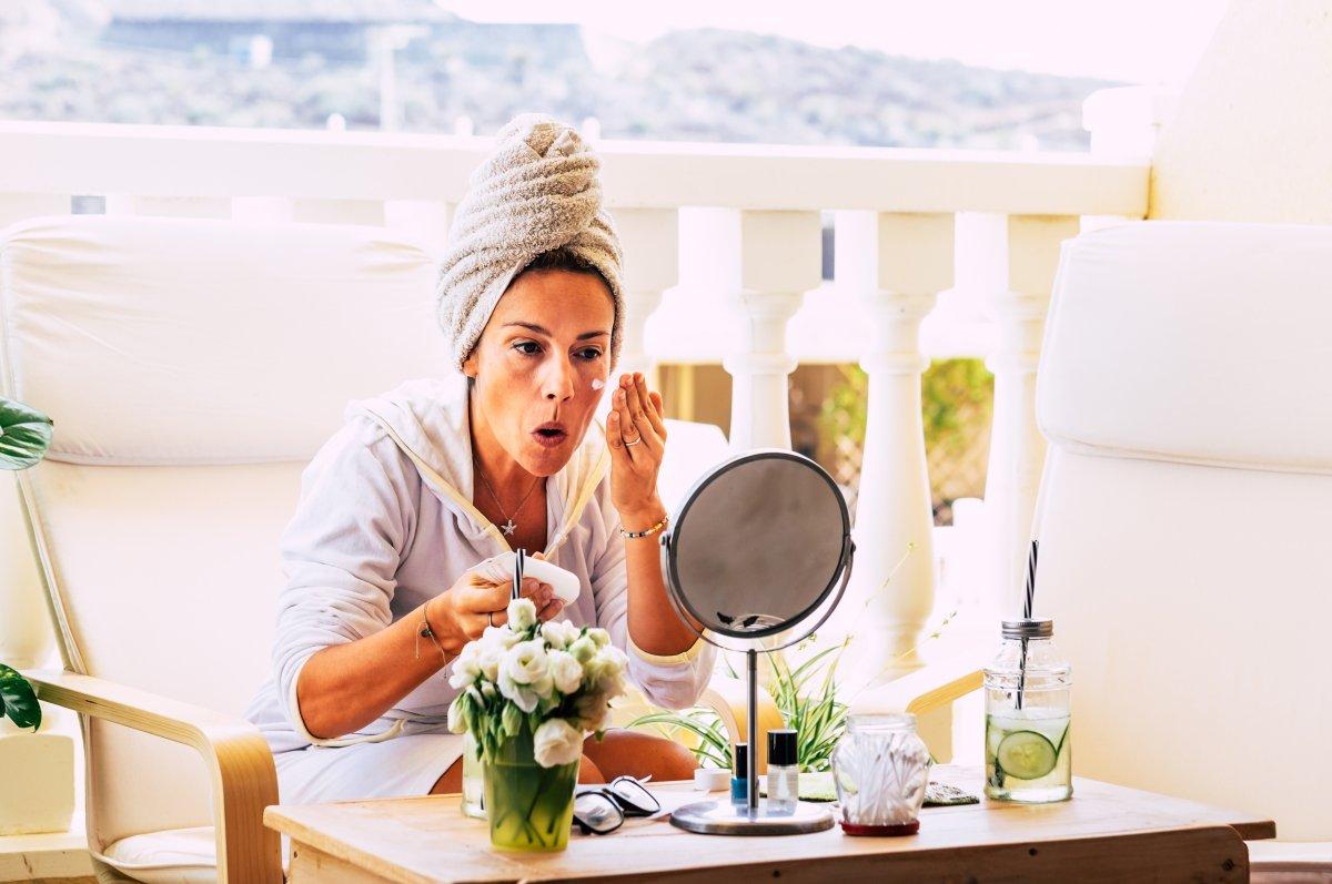 Bilinenin aksine: Cilt bakımında değerli 5 asit