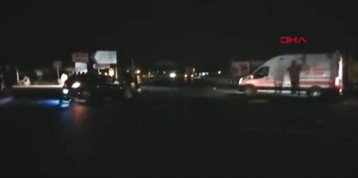 Gaziantep’te 2 otomobil kavşakta çarpıştı: 2 yaralı