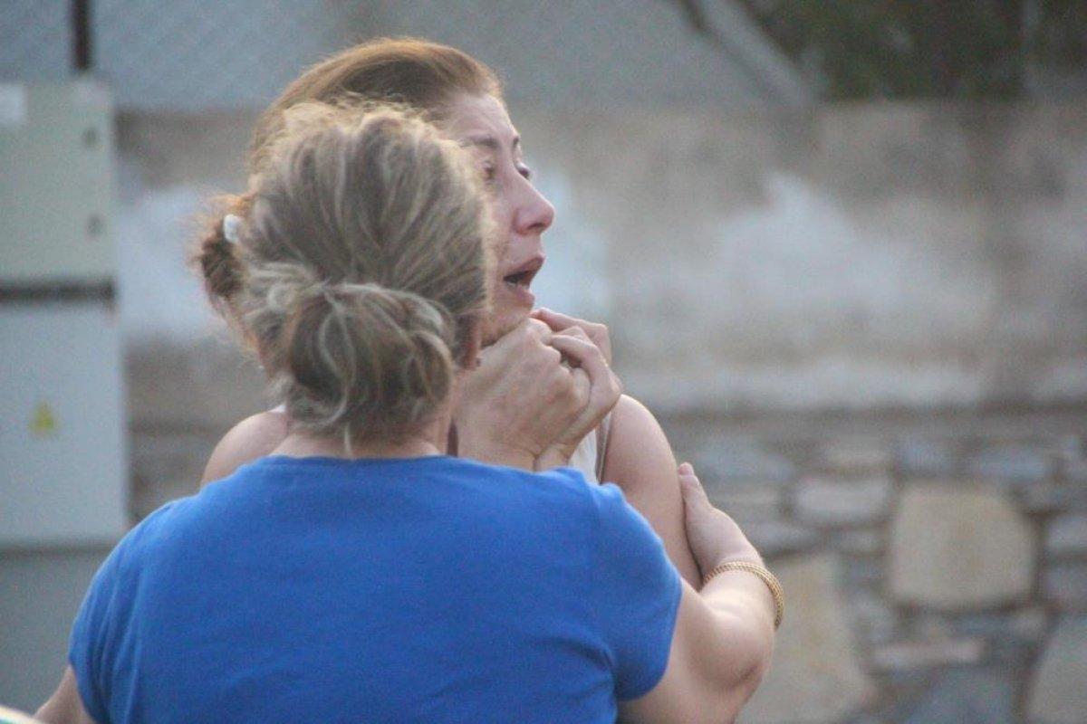 Muğla'da evi yanan kadın yangını gözyaşları içinde izledi