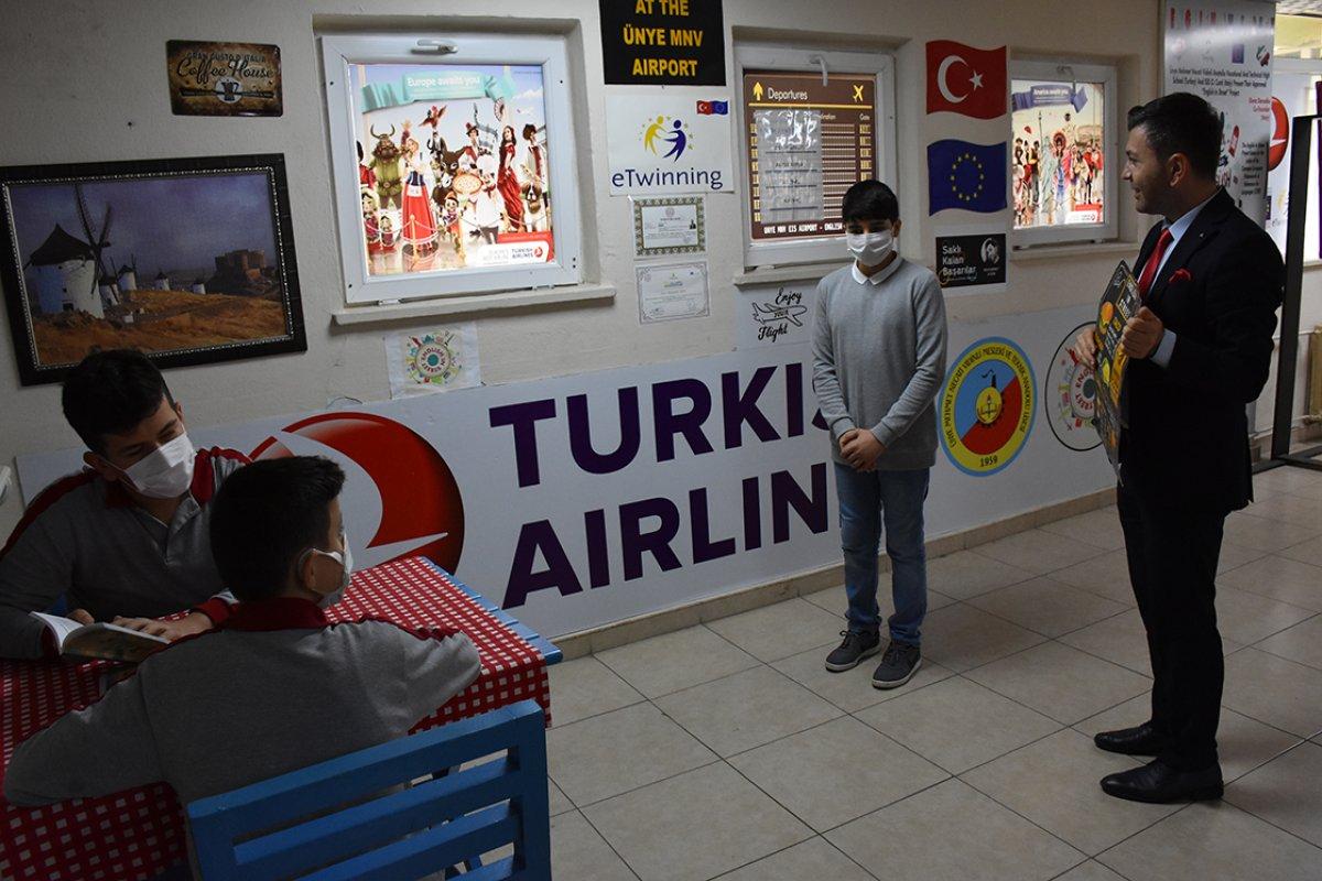 Ordu'da İngilizce öğretmeni, projeleriyle 2021 Global Teacher Prize yarışmasında finalde