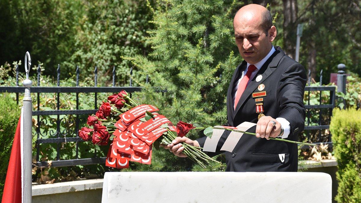 Gazi İsmail Kumartaşlı, 17 yıldır beyninde şarapnel parçalarıyla yaşıyor
