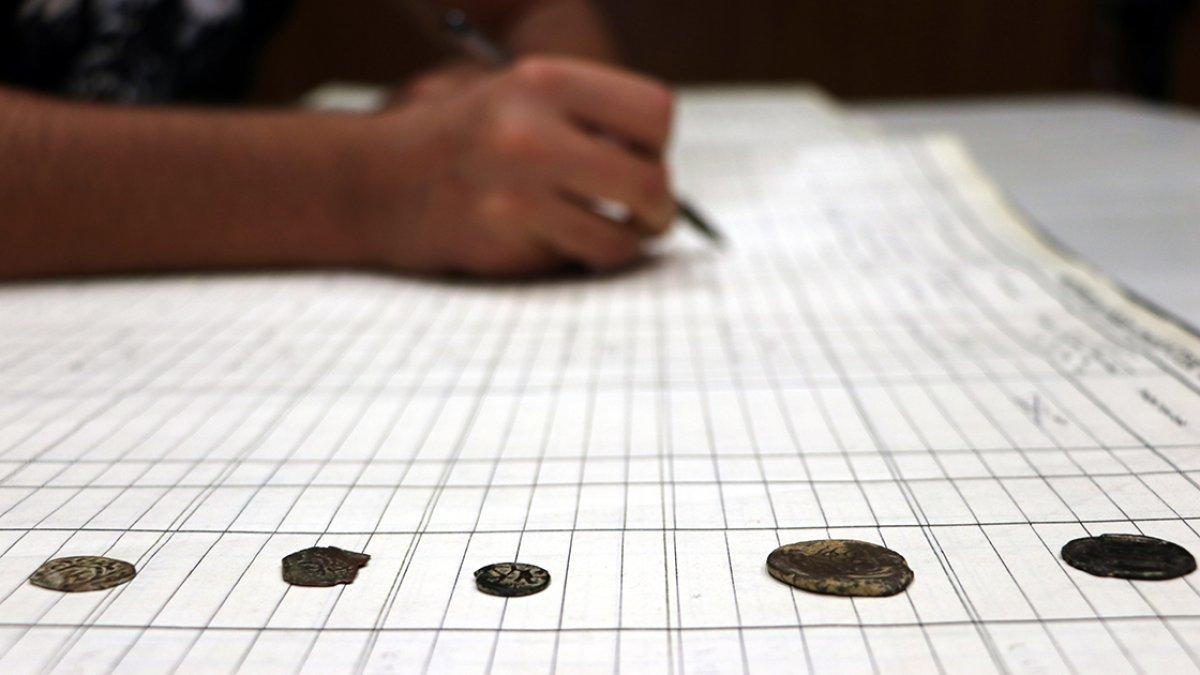 Gönüllü gençler Zeugma'da müzecilik deneyimi kazanıyor