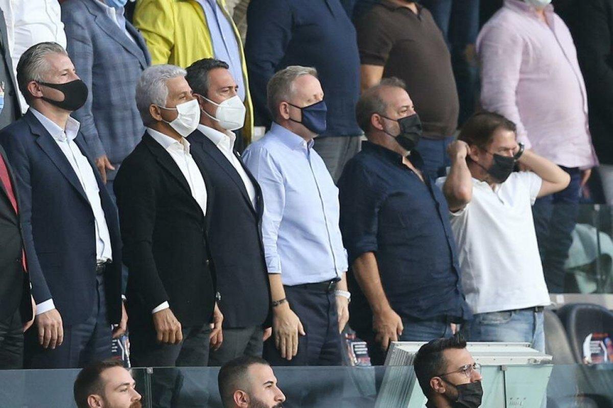 Ali Koç'tan soyunma odasında takıma moral