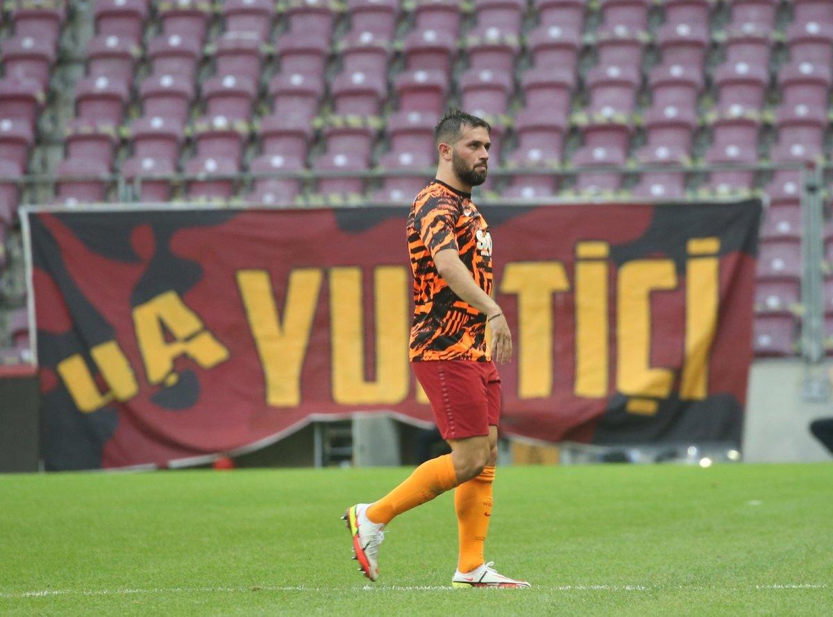 Galatasaraylı taraftarlardan Ömer Bayram'a tepki