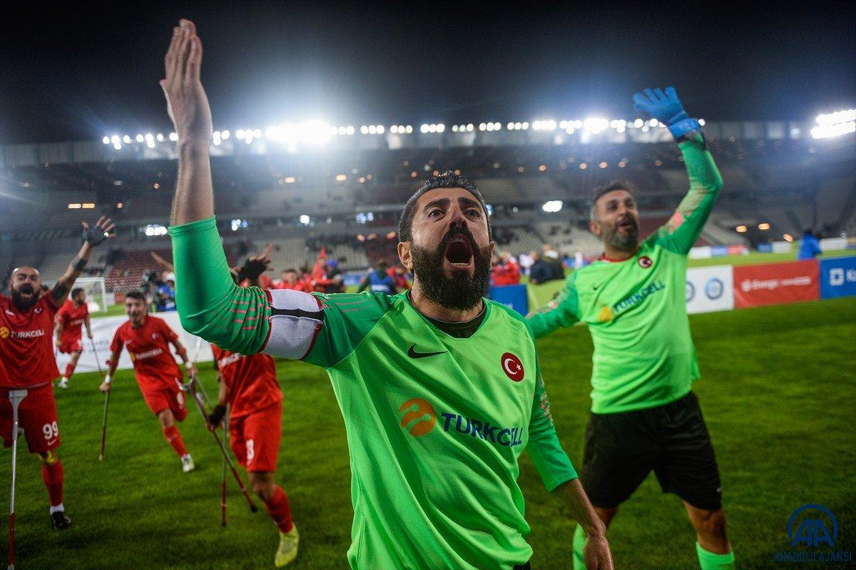 Süleyman Soylu, Ampute Futbol Milli Takımı sporcularını tebrik etti