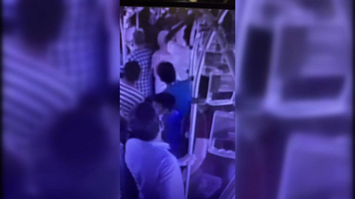 Avcılar'da metrobüste maske kavgası kör etti