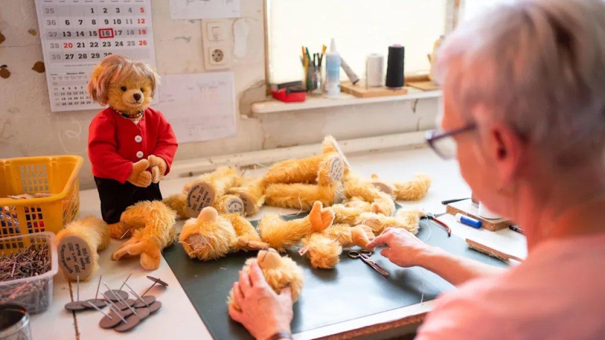 Almanya'da Angela Merkel için hatıra oyuncak üretildi
