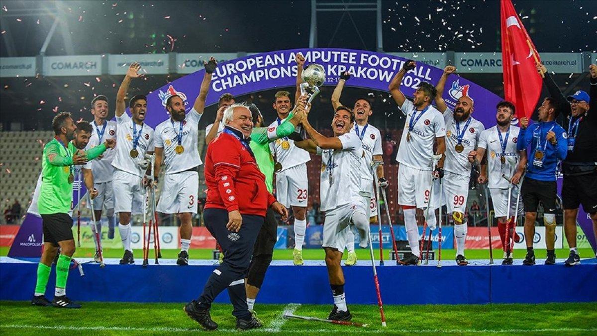 Süleyman Soylu, Ampute Futbol Milli Takımı sporcularını tebrik etti