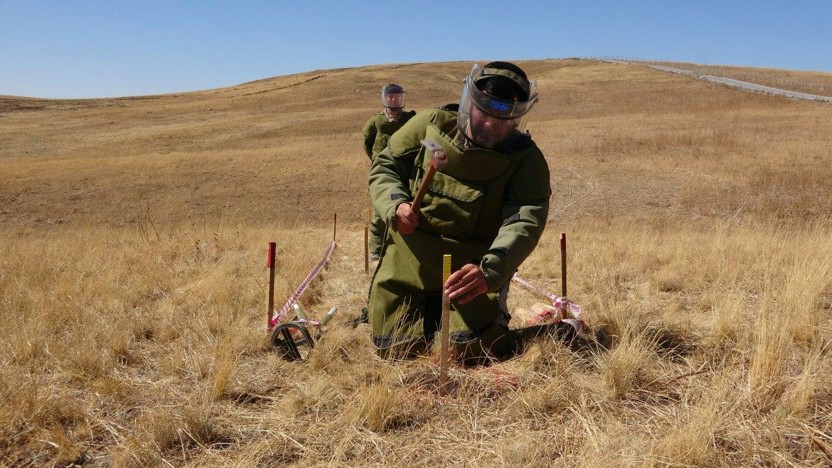 Van’da, İran sınırında zorlu mayın temizleme görevi