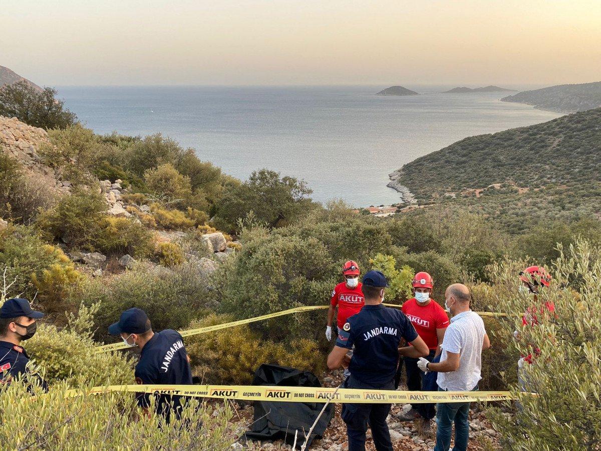 Antalya'da Rus kadın yürüyüş yaparken öldü