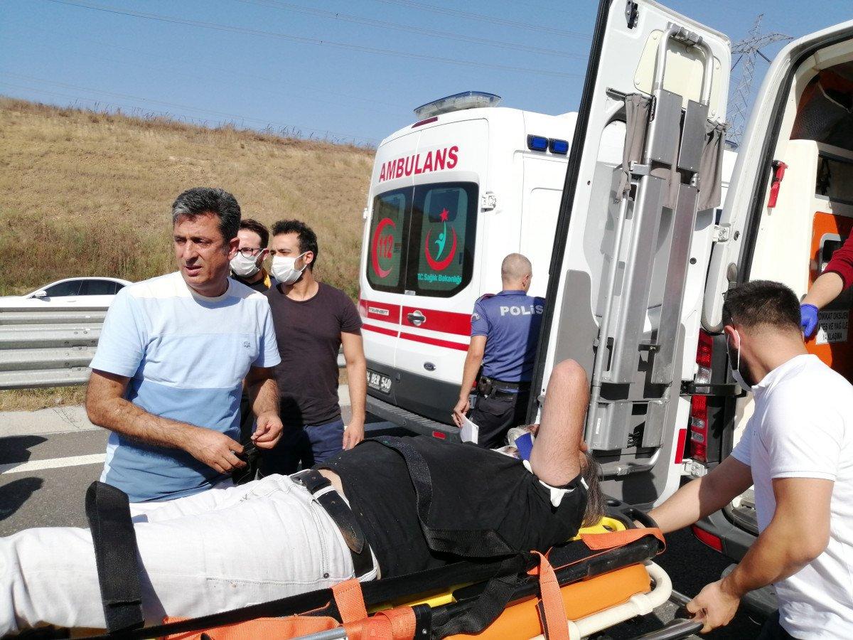 Tuzla’da kaza yapan cip sürücüsü, aracın içinde sıkıştı