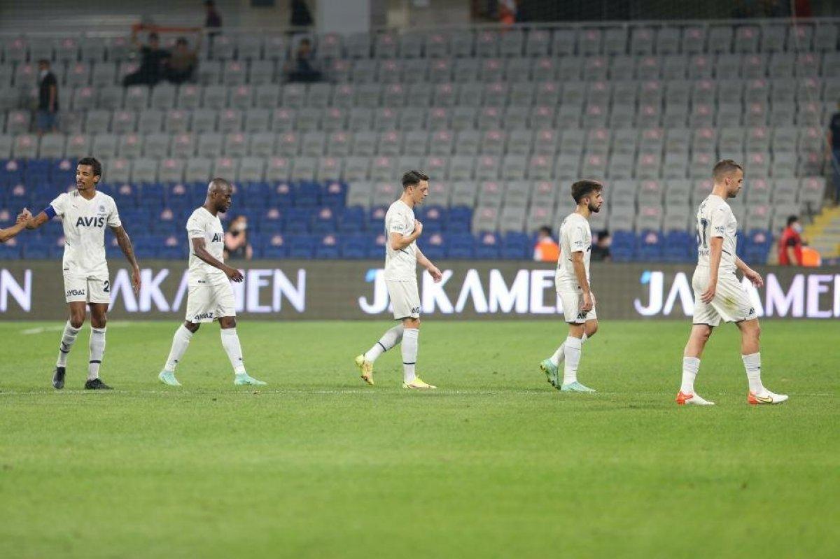 Ali Koç'tan soyunma odasında takıma moral