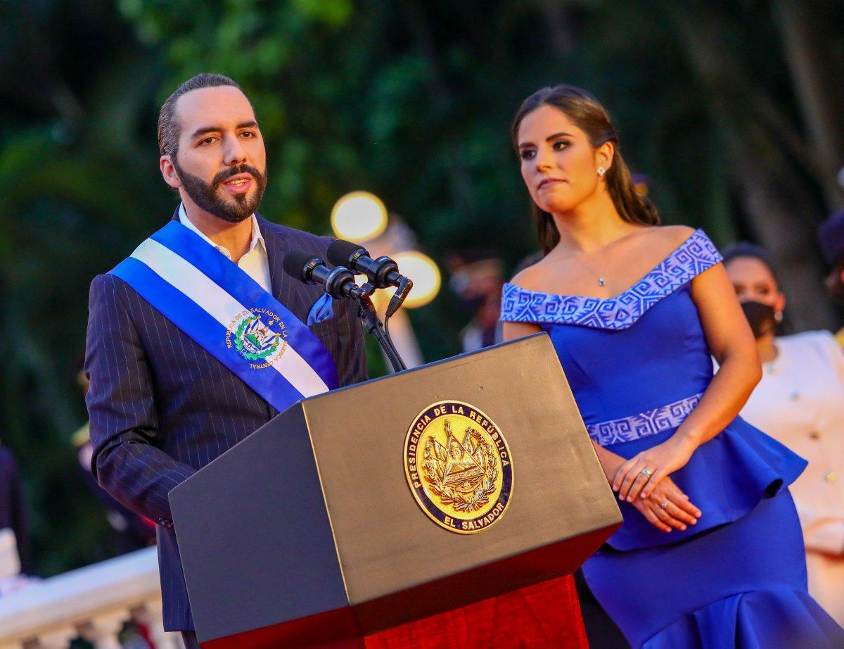 Nayib Bukele'den kendisi için diktatör tanımlaması