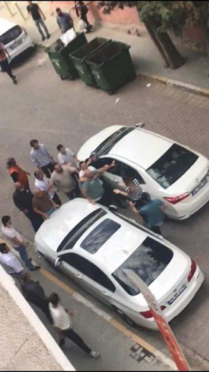 Avcılar’da yol kavgası kamerada