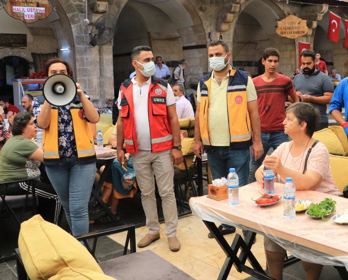 Kırmızı kategorideki Şanlıurfa’da, sağlıkçılardan megafonlu aşı çağrısı