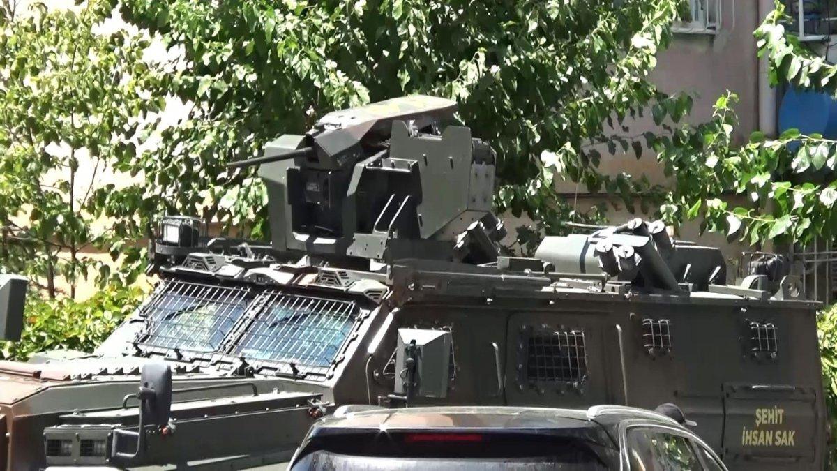 Diyarbakır’da PKK’lı terörist kaçarken kayalıklara düştü