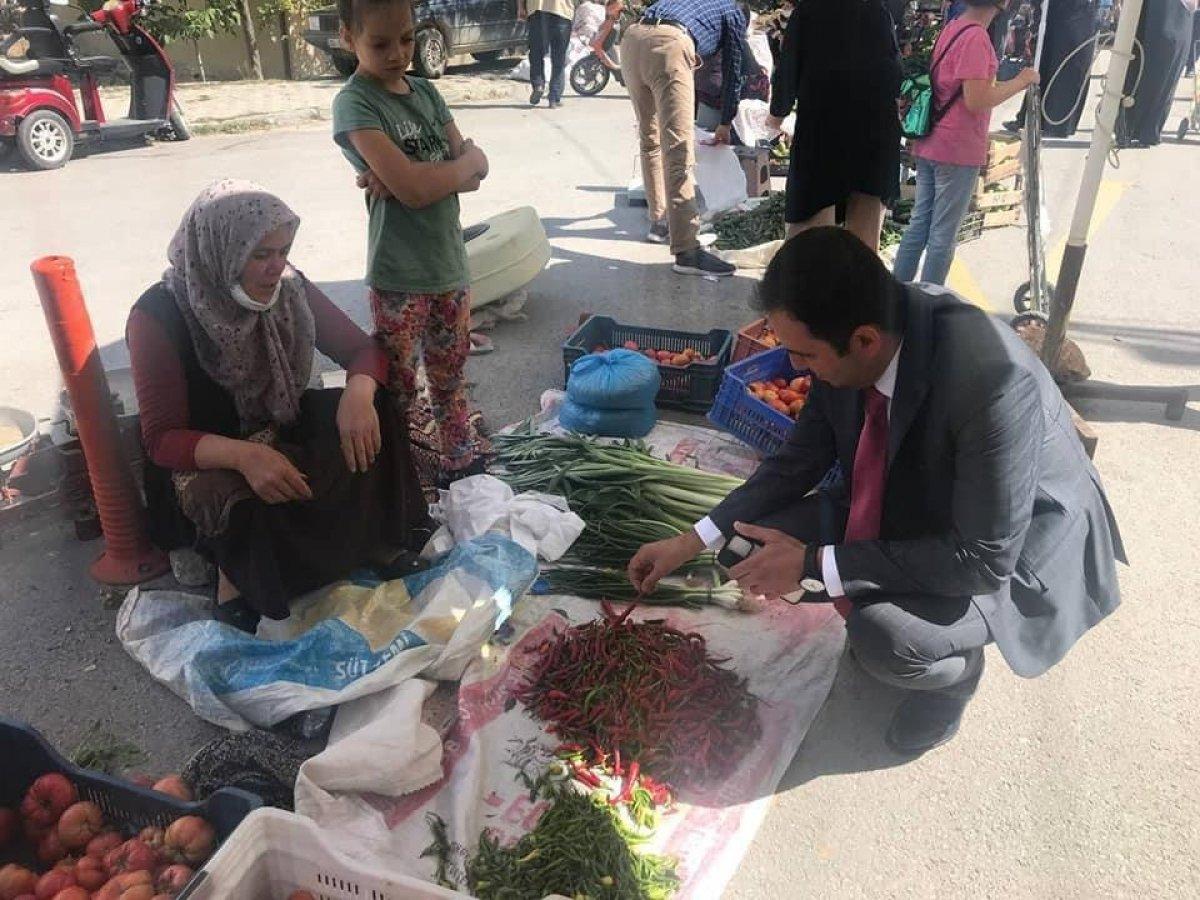 Afyonkarahisar'da halk arasına karışan kaymakam herkesin sevgilisi oldu