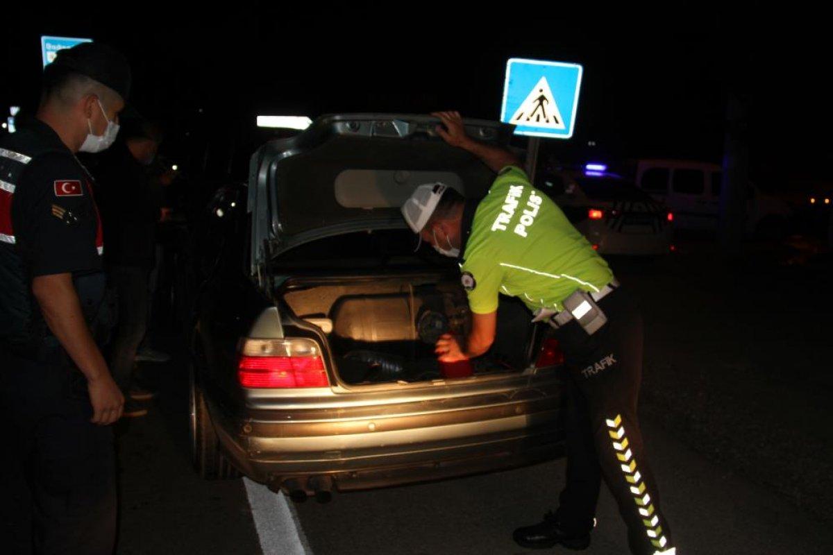 Konya'da sürücü kontrol noktasından 60 kilometre boyunca kaçtı