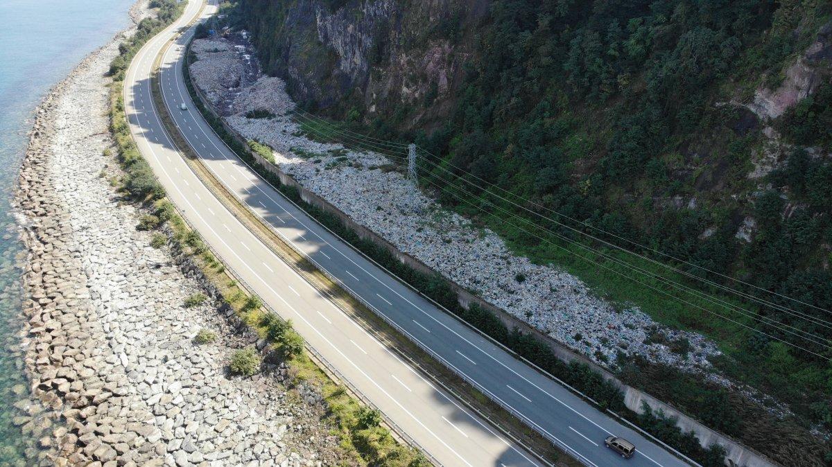 Artvin’deki çöp duvarı, vatandaşların tepkisini çekti