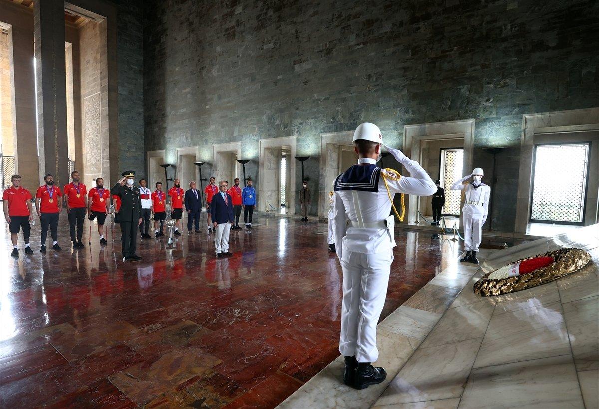 Ampute Futbol Milli Takımı, Anıtkabir'i ziyaret etti
