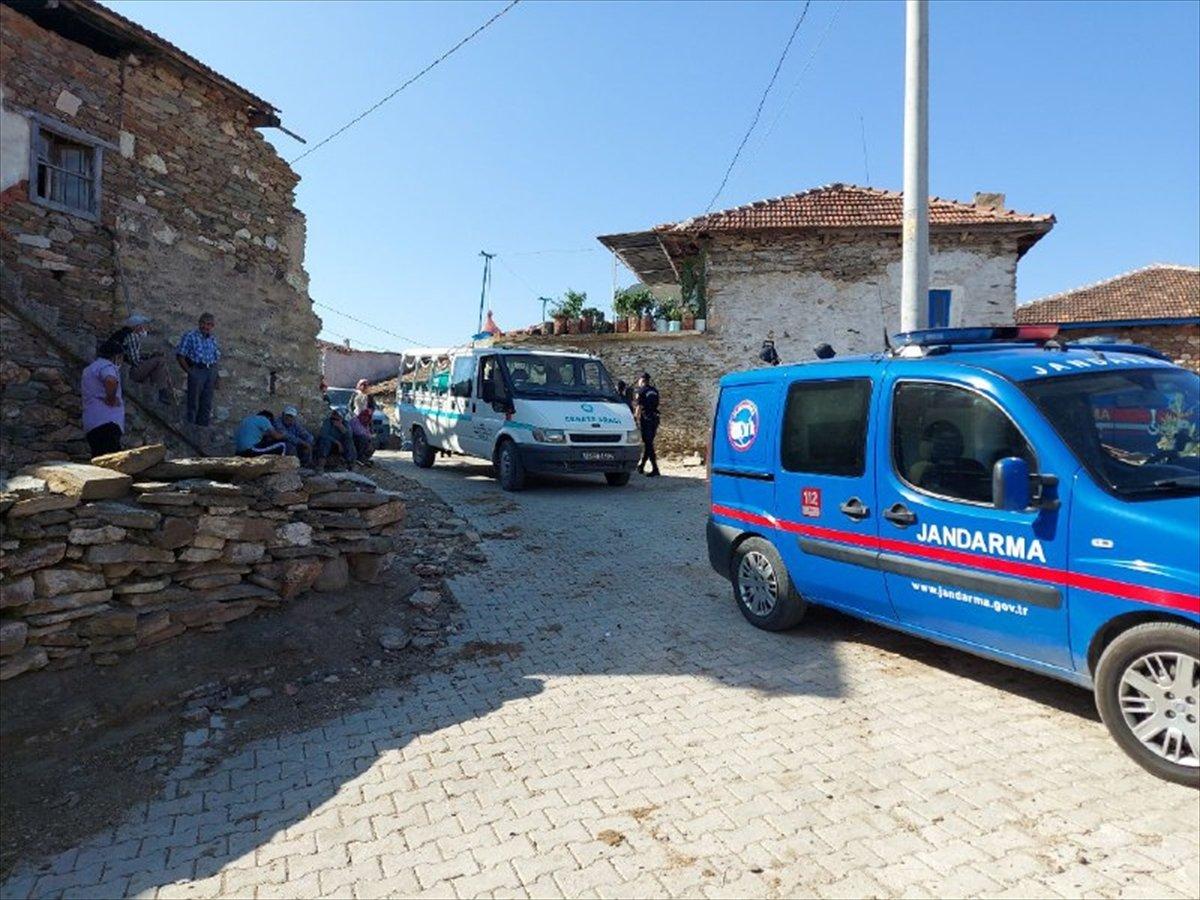 Manisa'da tartıştığı babasını öldürdü