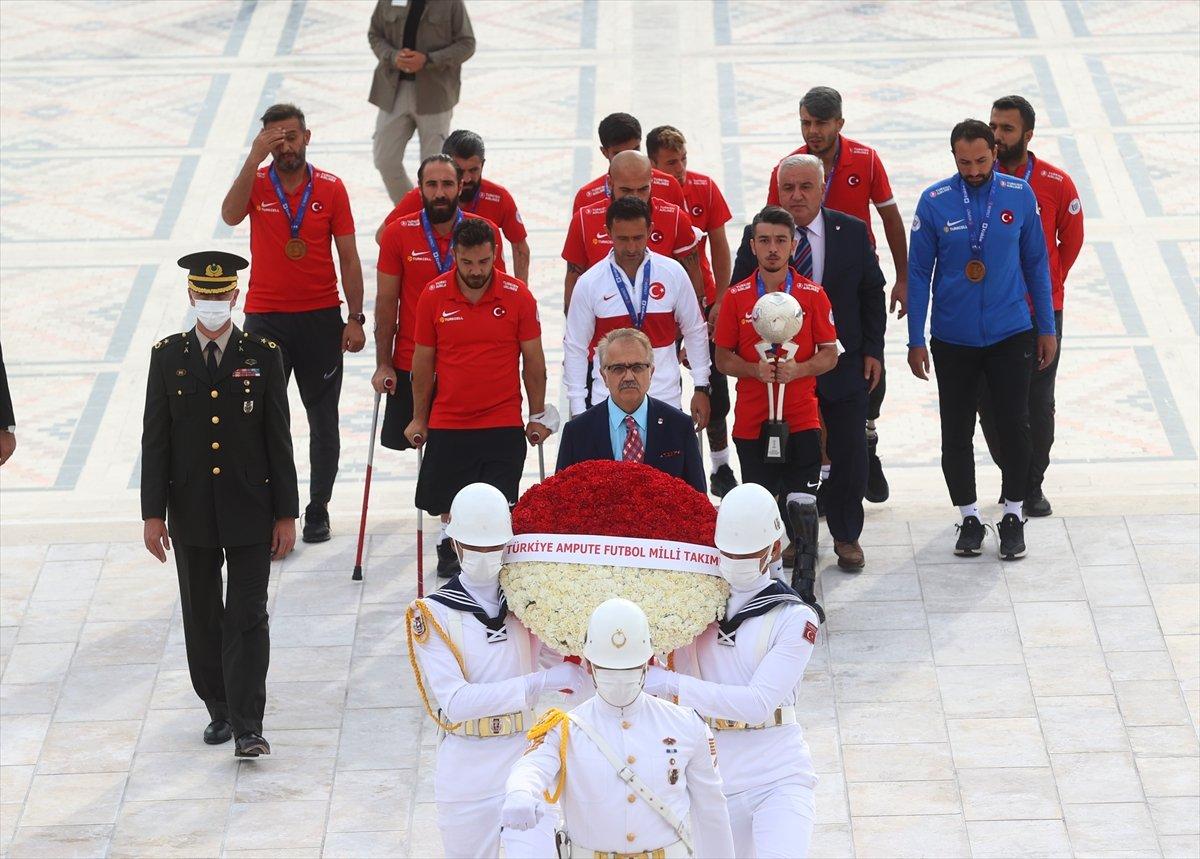 Ampute Futbol Milli Takımı, Anıtkabir'i ziyaret etti