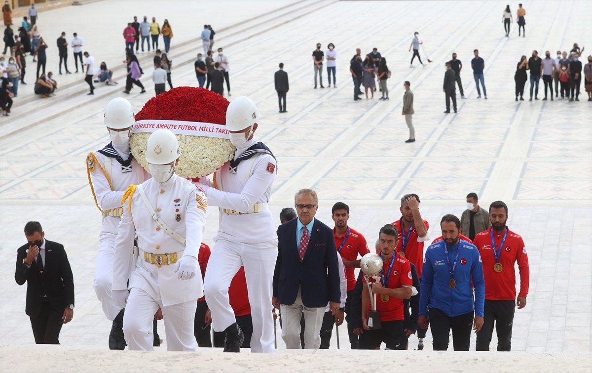 Ampute Futbol Milli Takımı, Anıtkabir'i ziyaret etti