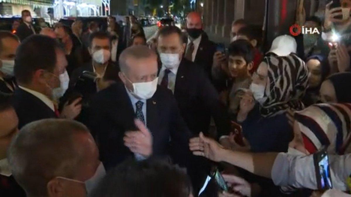 Cumhurbaşkanı Erdoğan’a New York’ta gurbetçilerden sevgi gösterisi