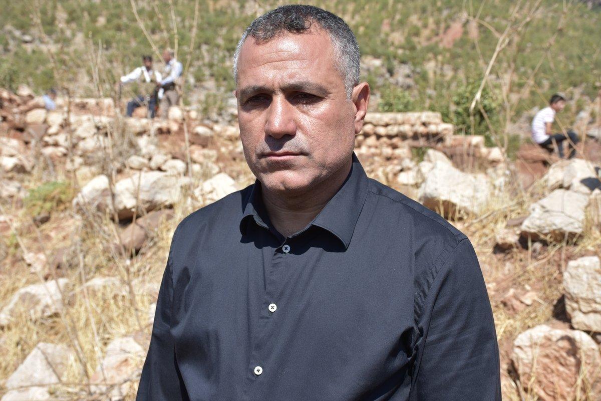 Şırnak’ta, PKK’nın 12 kişiyi katlettiği eve Türk bayrağı asıldı