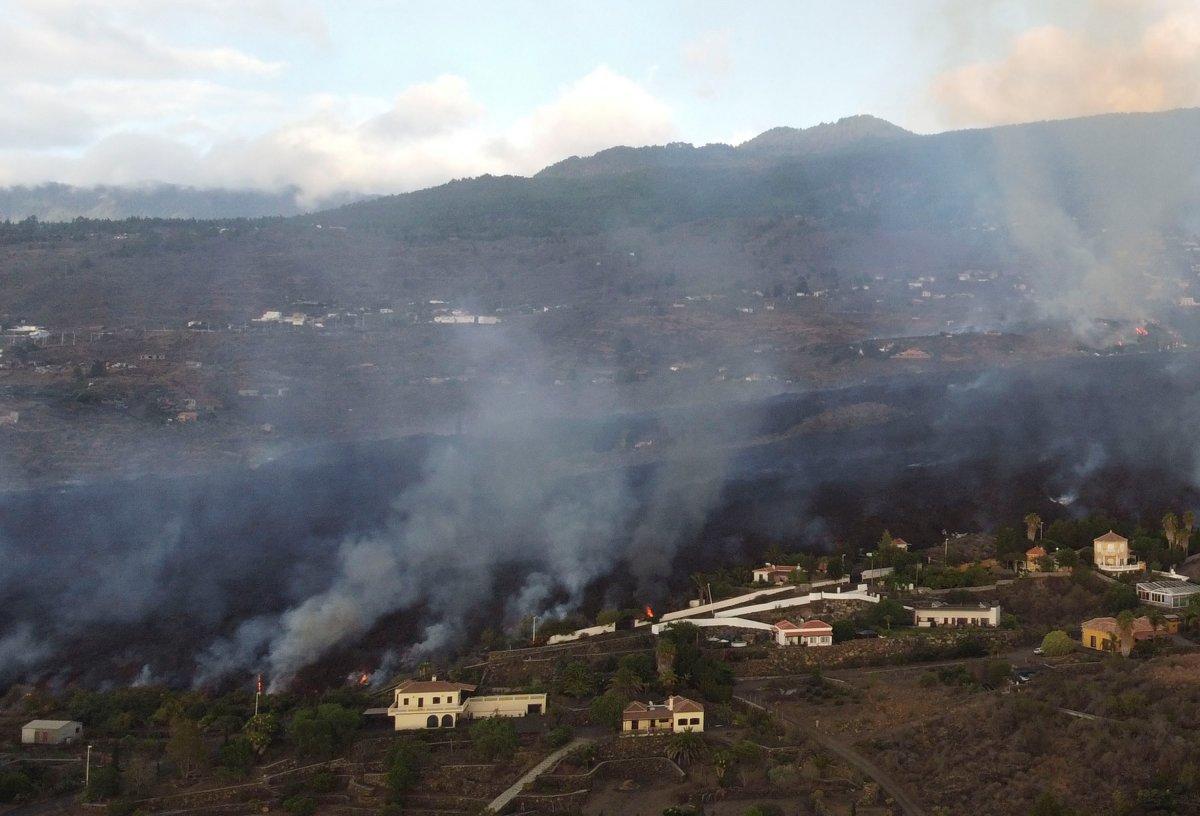 La Palma Yanardağı 100’den fazla evi kül etti