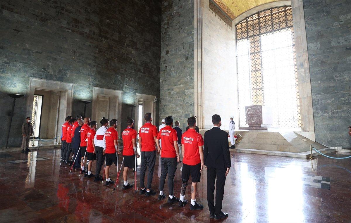 Ampute Futbol Milli Takımı, Anıtkabir'i ziyaret etti