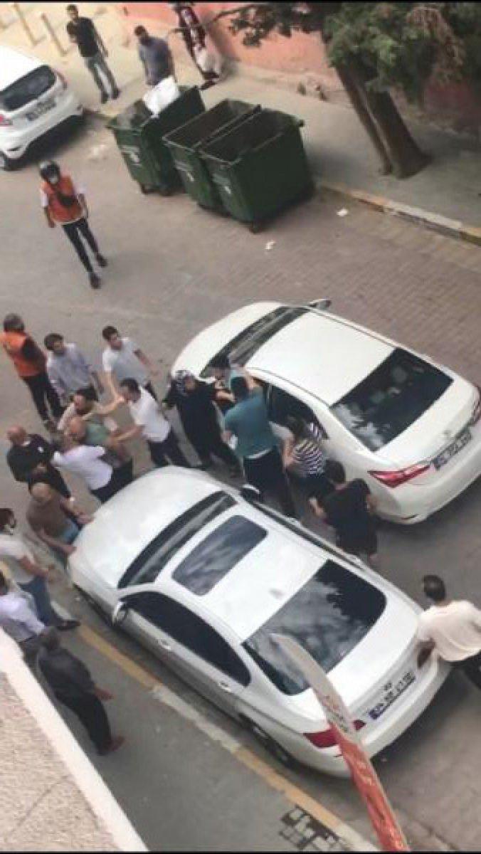 Avcılar’da yol kavgası kamerada