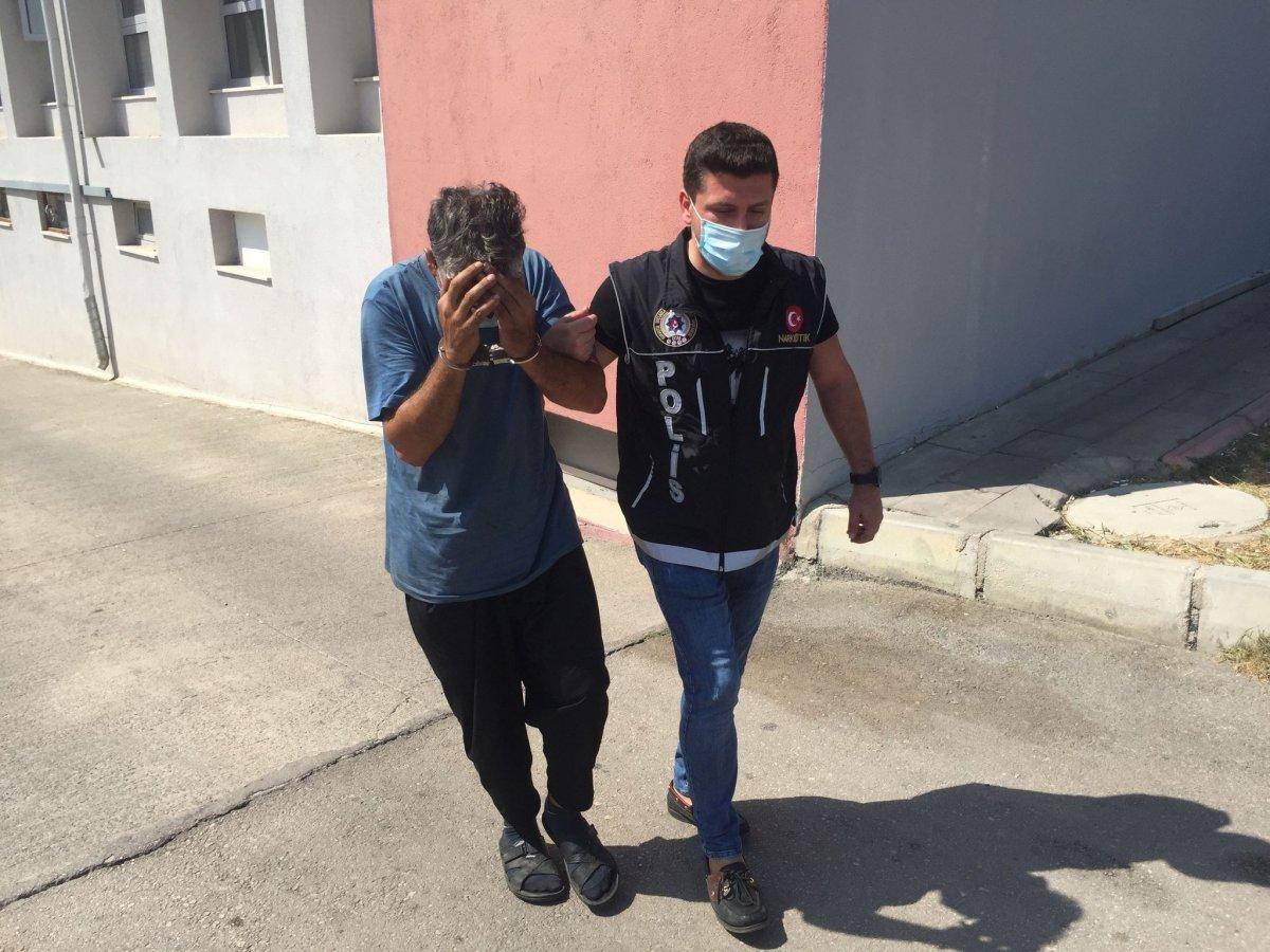Adana'da polis, Narkotik köpeğiyle 9 kilo uyuşturucu yakaladı