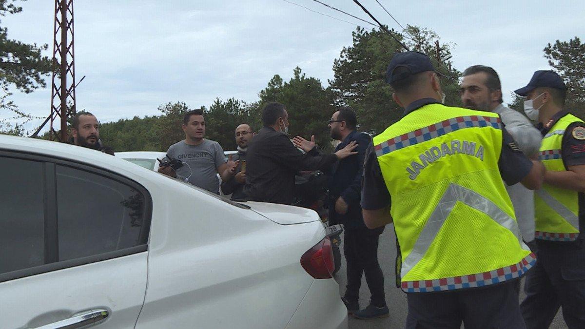 Şile’de, fabrika yangınını görüntüleyen gazetecilere saldırı