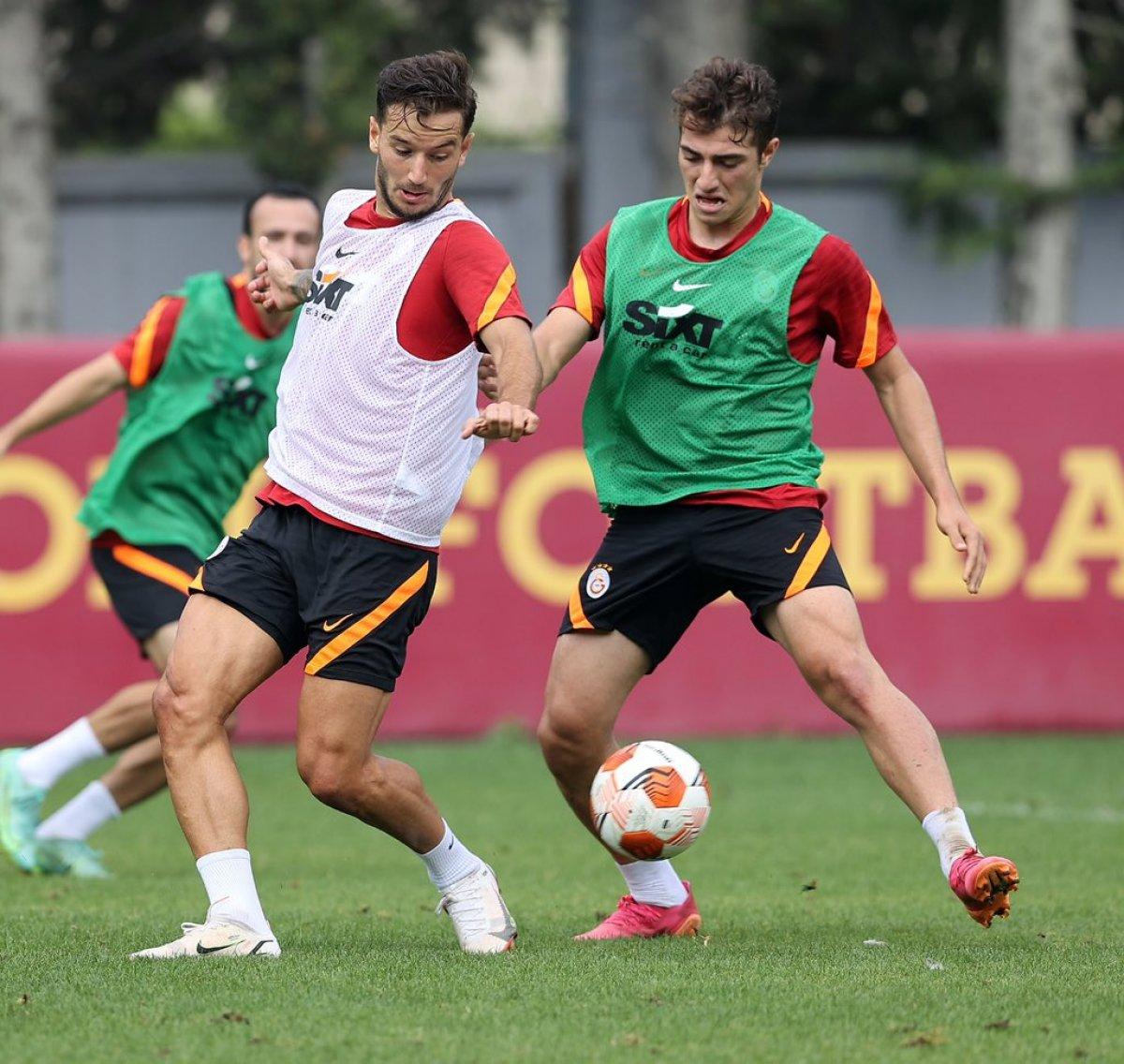 Terim'den genç oyunculara destek