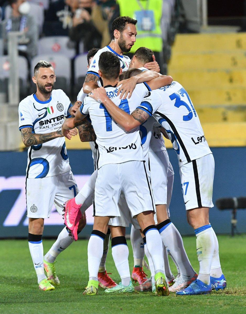 Inter, Fiorentina'yı 3 golle geçti