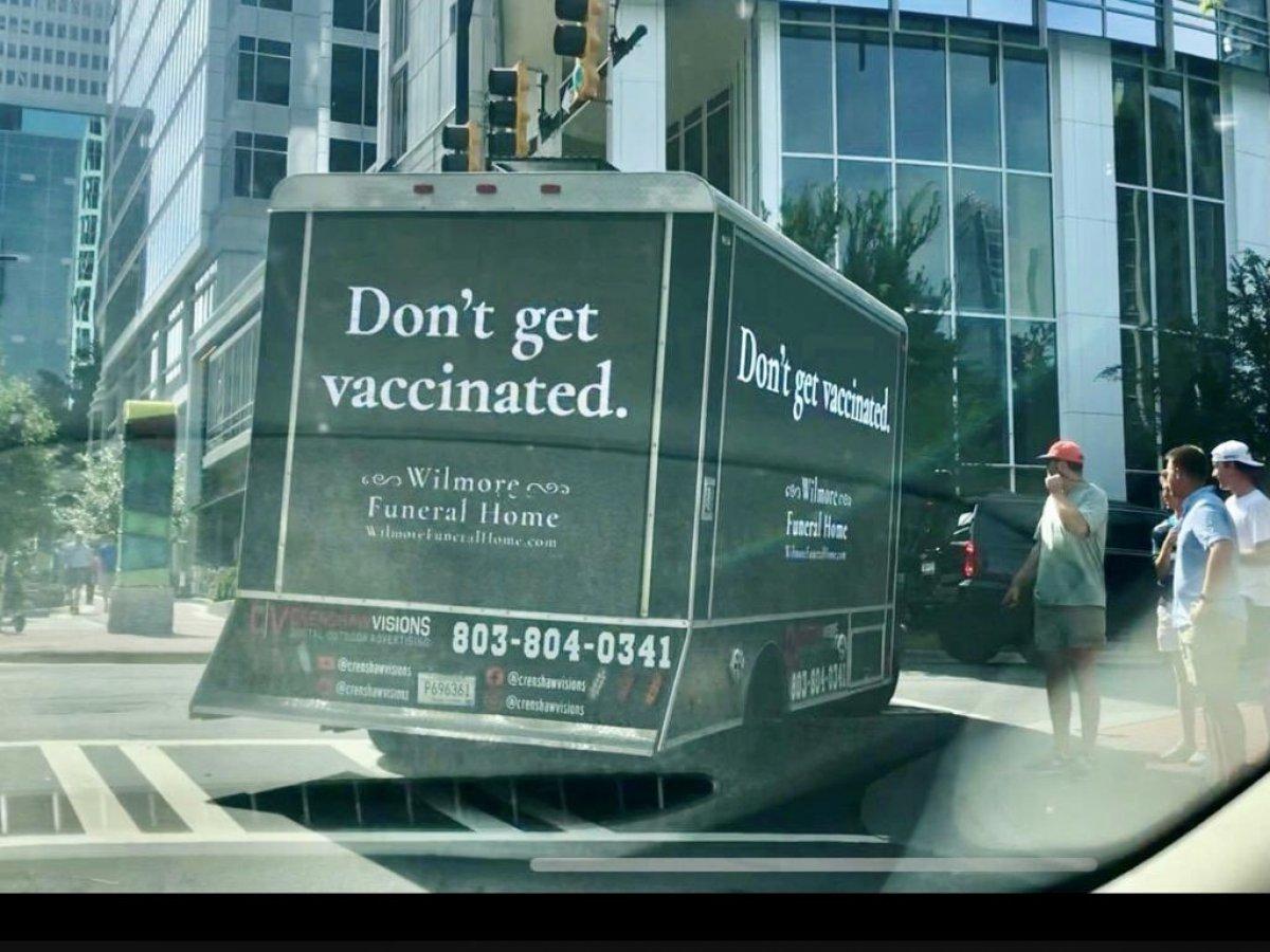 ABD'de aşı temalı ironik reklam